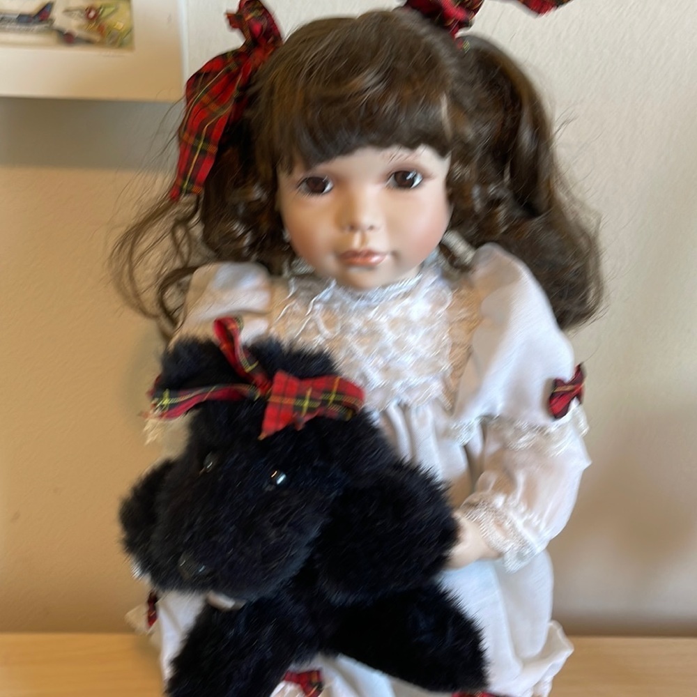 The Hamilton collection McKenzie doll - Picture 1 of 14